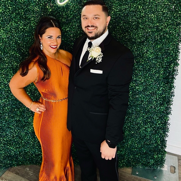 Meet your Posher, Jenna - Picture 1 of 2